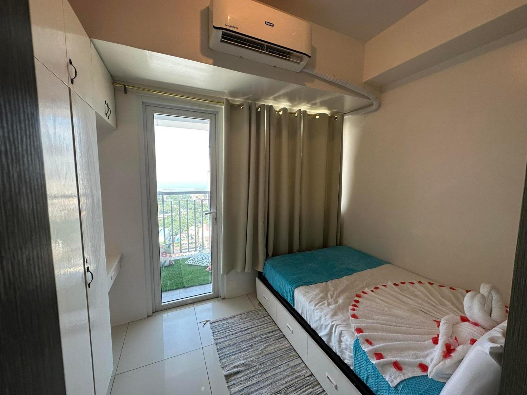 Green Residences Staycation By Pbyy Manila Bagian luar foto