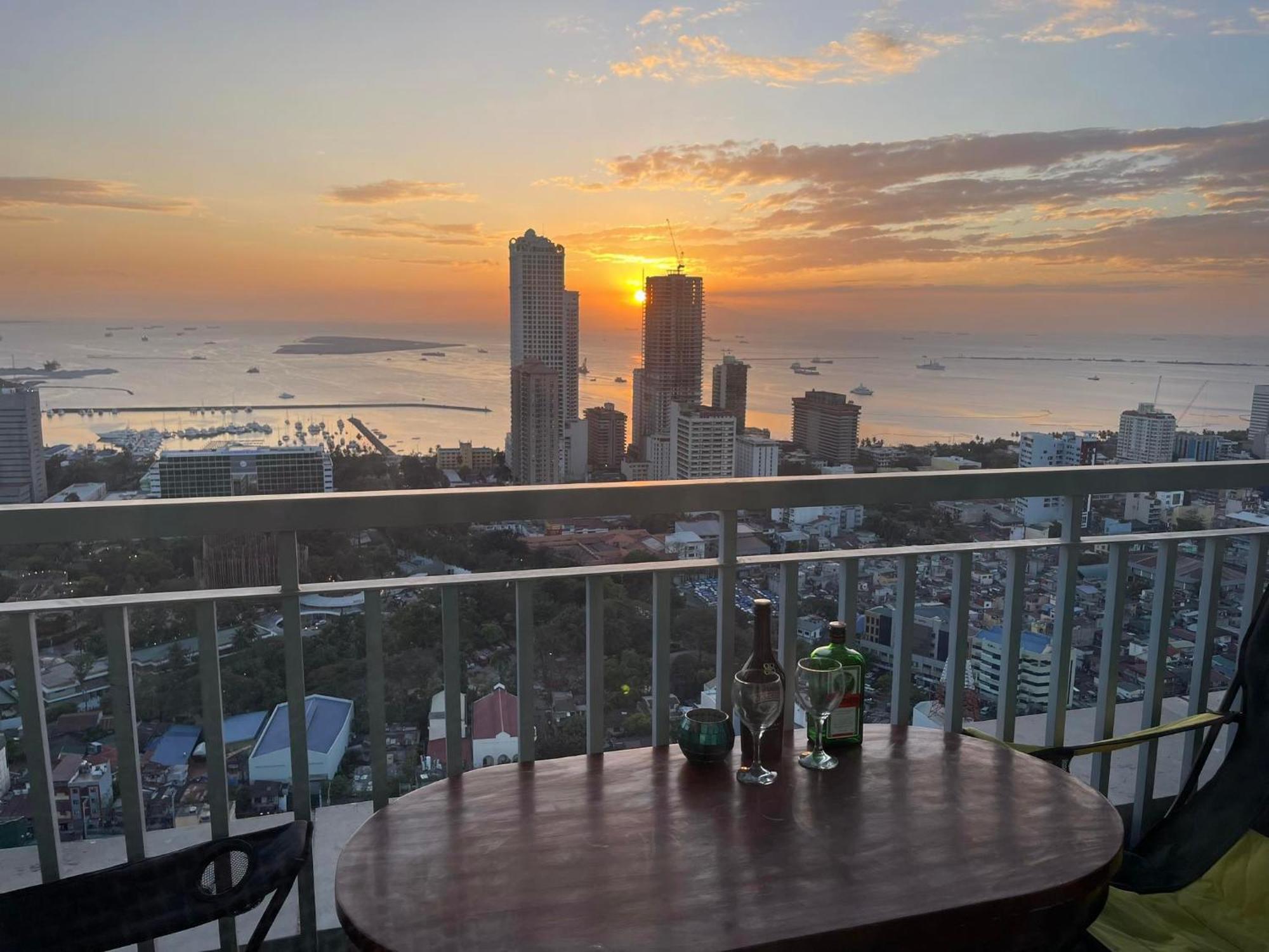 Green Residences Staycation By Pbyy Manila Bagian luar foto