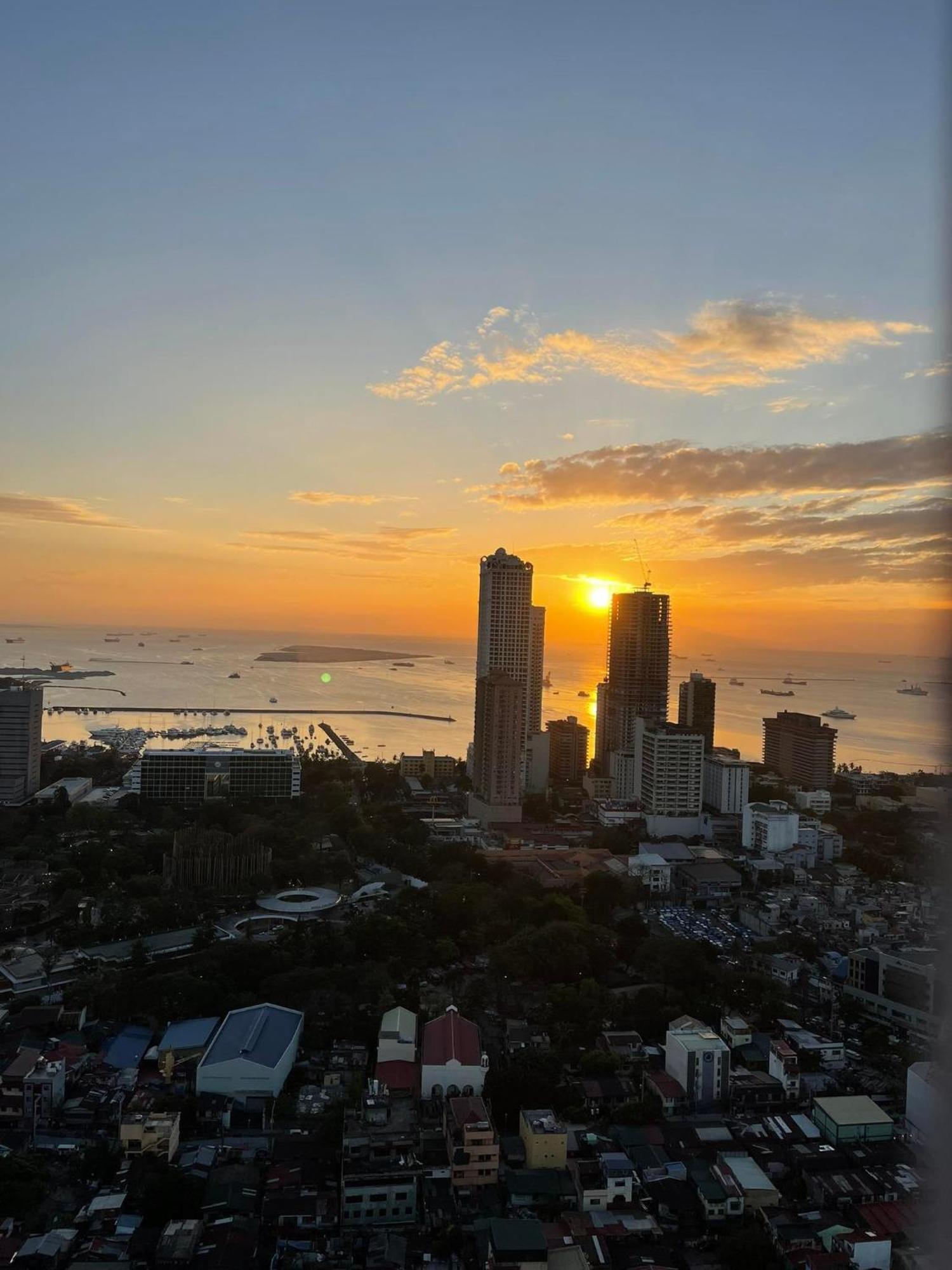 Green Residences Staycation By Pbyy Manila Bagian luar foto