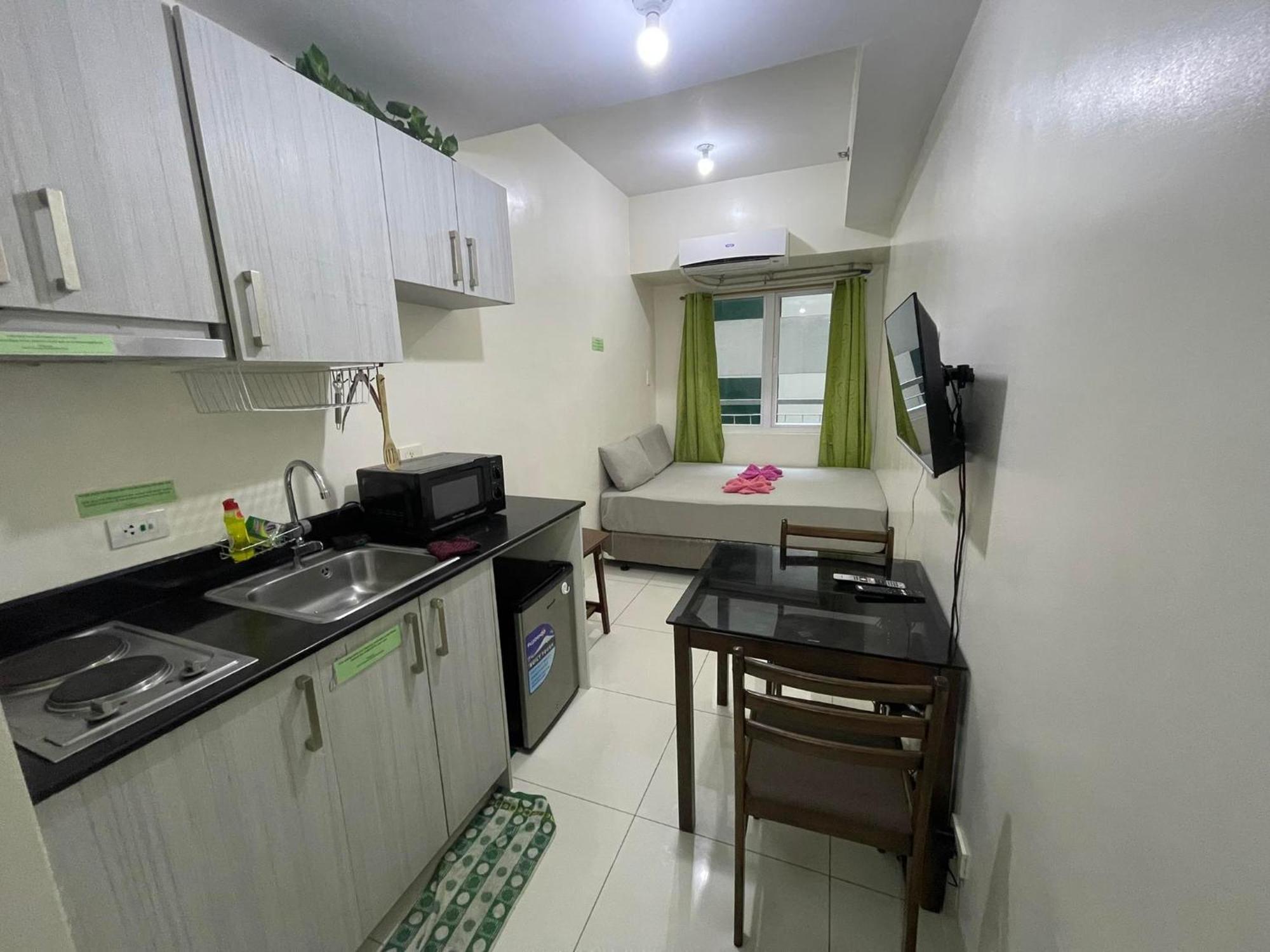 Green Residences Staycation By Pbyy Manila Bagian luar foto